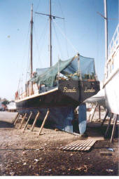 pinnace_boatyard.jpg (90261 bytes)