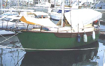 cape vickers motor sailing yacht .jpg (34076 bytes)